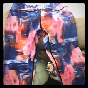 NWT MTSCE Capri yoga pants